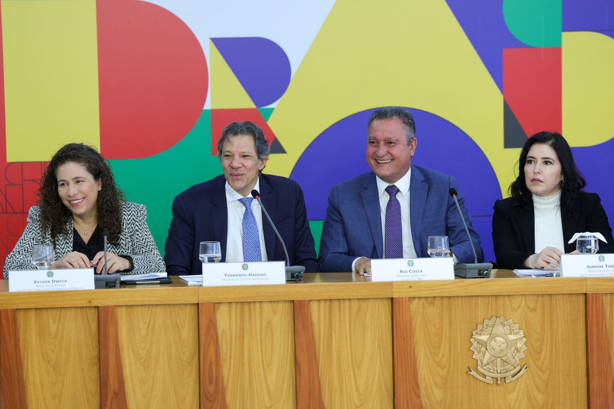 Governo propõe IR mínimo para milionários e novos limites de isenção