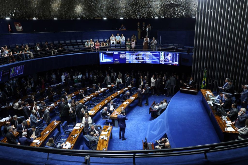 Com mudanças no "imposto do pecado", Senado dá passo decisivo na reforma tributária