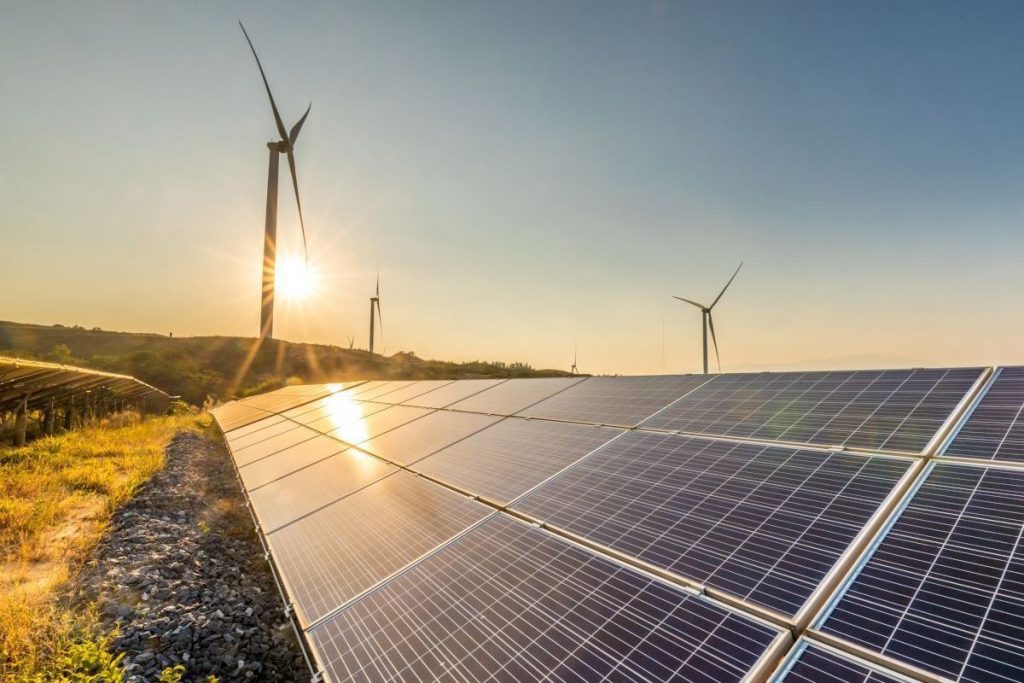 Senado avança com projeto que acelera transição para energias limpas