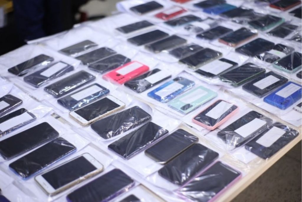 Governo quer aumentar pena para quem compra celular roubado
