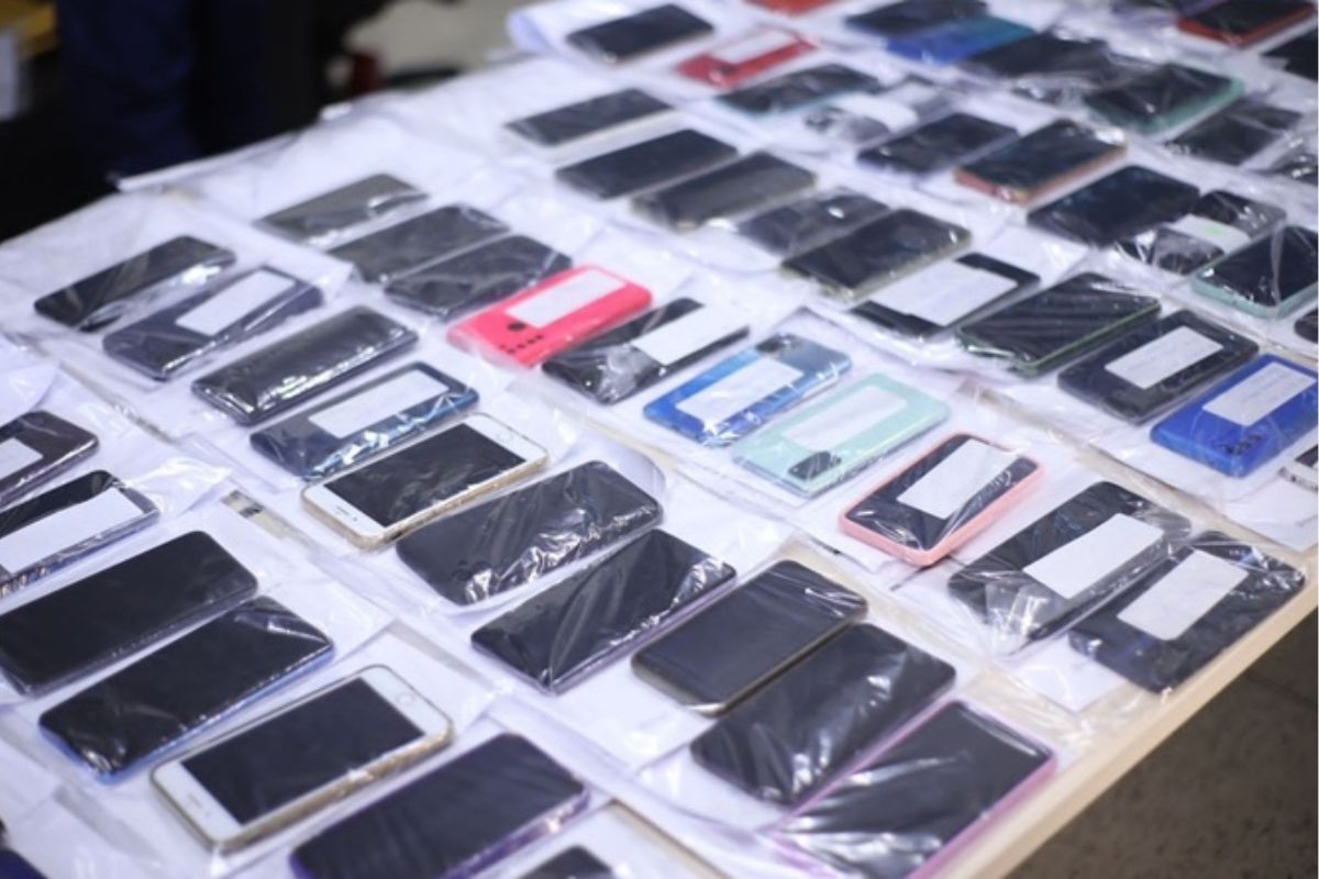 Governo quer aumentar pena para quem compra celular roubado