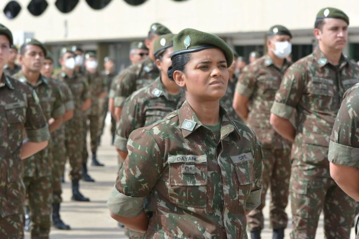 Exército inicia segunda fase do alistamento feminino com milhares de candidatas