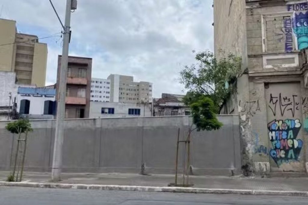 Pedido do PSOL para derrubar muro na Cracolândia não avança no Supremo