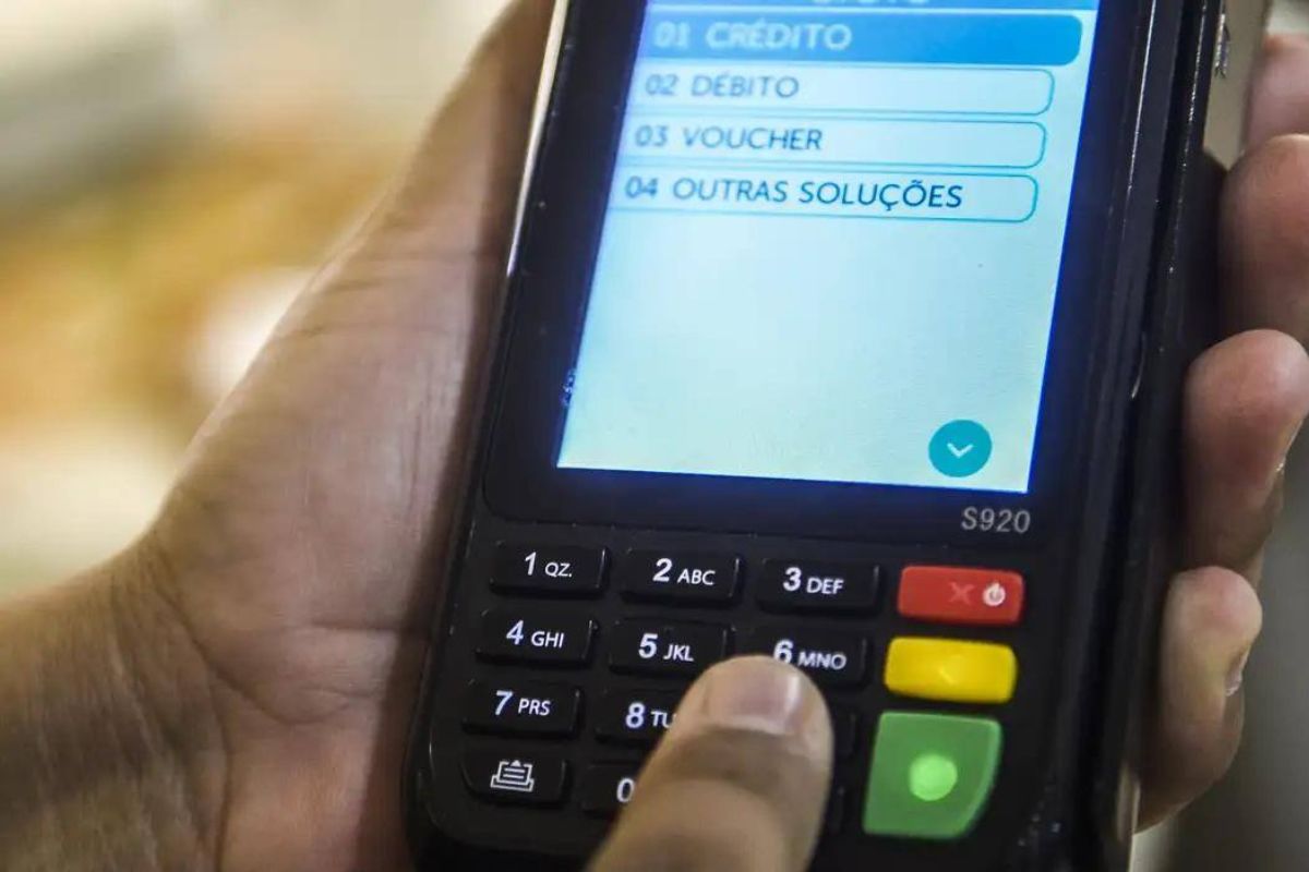 Selic sobe a 14,75%, o maior nível desde 2006