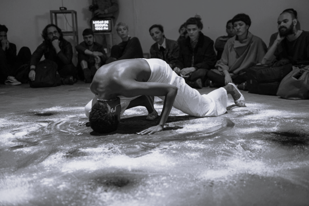 Performance COROA _ da artista Ana Pi _Evento: Edouard Fraipont
