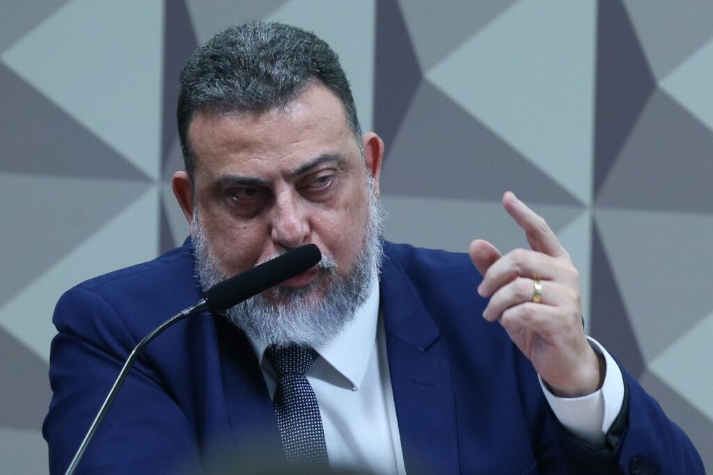 Ex-diretor da Abin revela que alertas sobre 8 de Janeiro foram ignorados