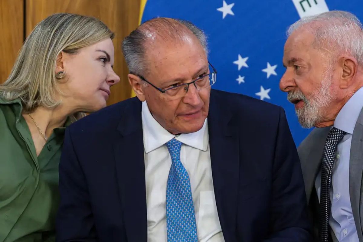 Governo Lula cobra EUA por tarifas e reforça disposição para negociar