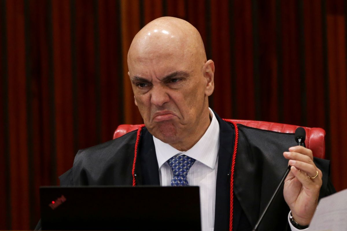 Moraes mantém prisão de Braga Netto e aponta risco com liberdade do general