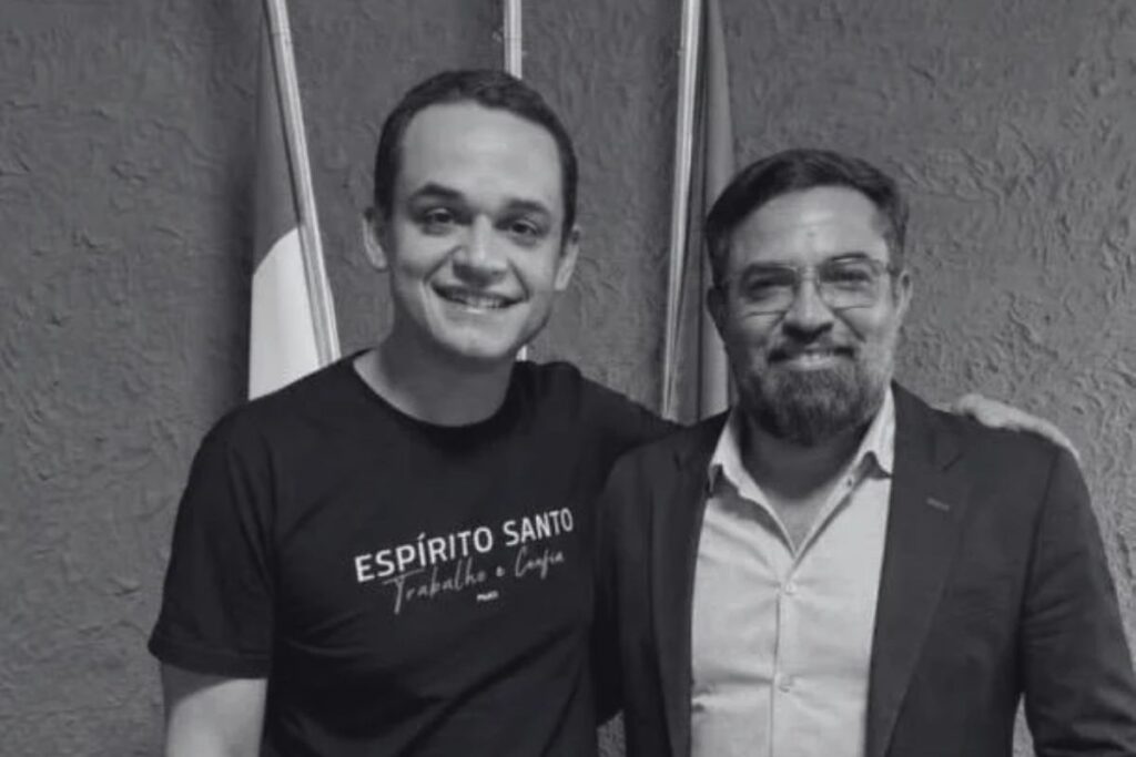 O procurador Leonardo Costa (à direita) ao lado de Lorenzo Pazzolini, decidem duz ser amigo
