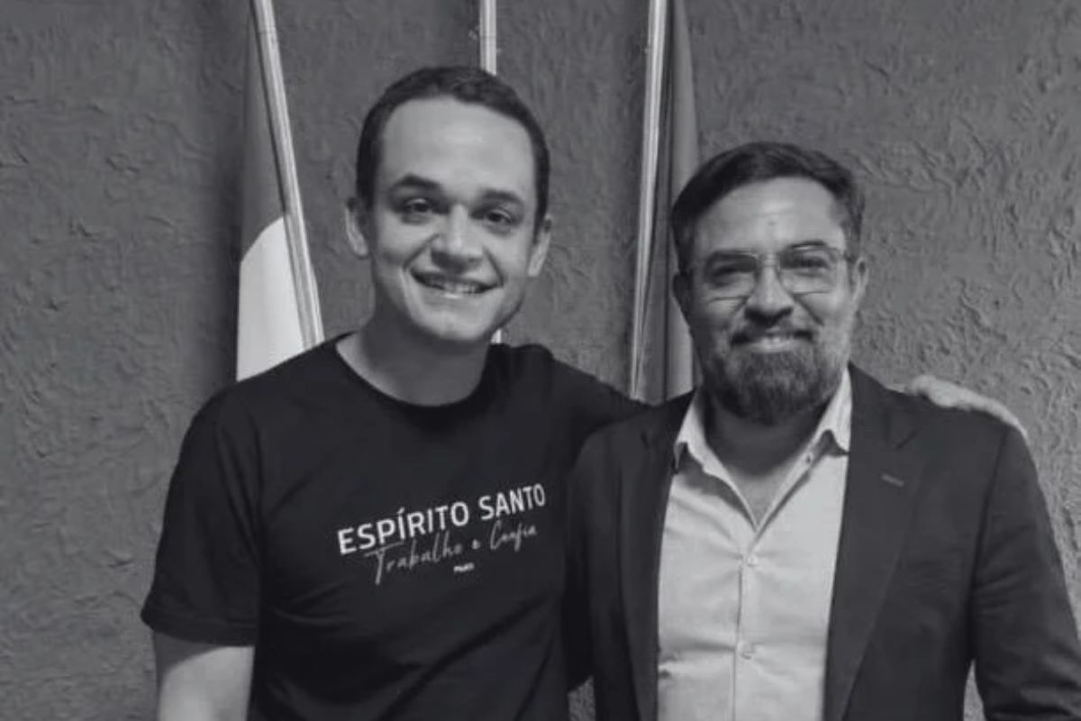 O procurador Leonardo Costa (à direita) ao lado de Lorenzo Pazzolini, decidem duz ser amigo